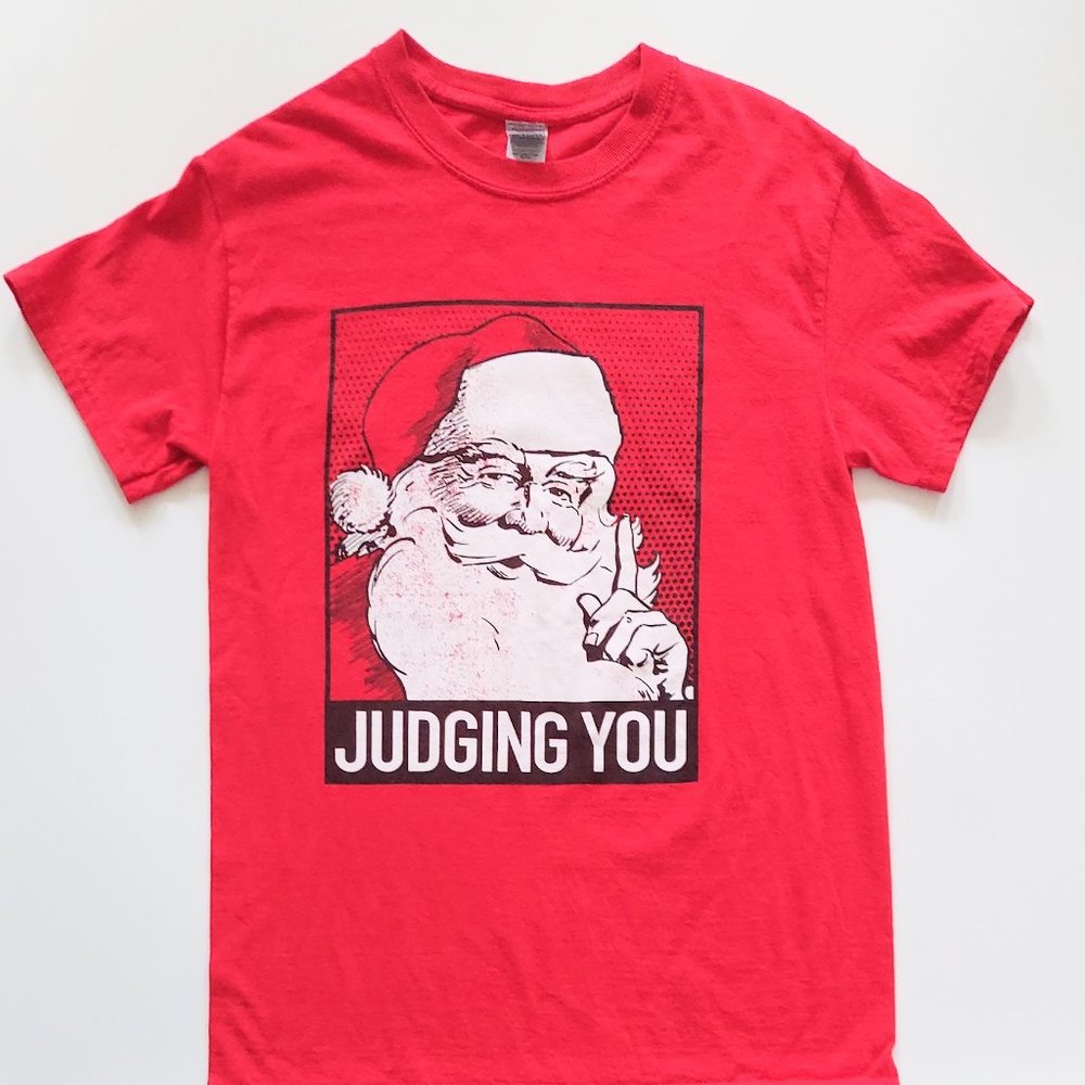 Santa Judging You Graphic T Shirt by Gildan Size Small Red White